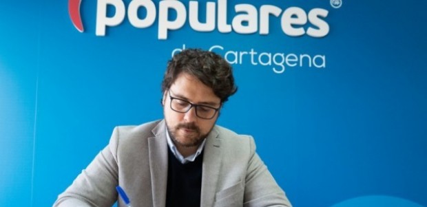 José López debe explicar por qué Twitter ha cerrado su cuenta y amarrar a sus trolls