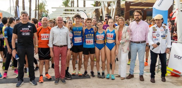 Juan Ramón García y Mercedes Velasco, ganadores de la VII carrera solidaria 10k Puerto de Cartagena