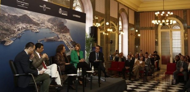 La alcaldesa anima a las empresas regionales a crecer con Cartagena y Barlomar