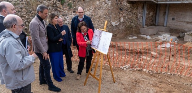 Vuelven las excavaciones al Teatro Romano después de 15 años para recuperar el pórtico