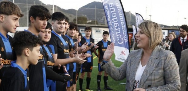 El Plan Césped permite a los 180 jugadores de la Escuela de Fútbol de Los Belones disfrutar de nuevas instalaciones