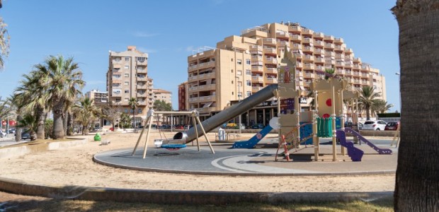 El Ayuntamiento de Cartagena destinará 68.000 euros a mejorar el alumbrado de parques de La Manga y acondicionar un espacio de coworking