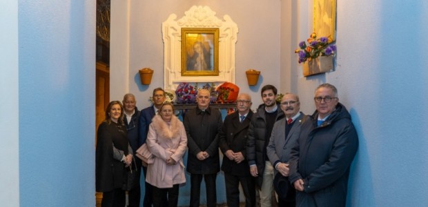El callejón de la Soledad de Cartagena recupera el cuadro de la Virgen tras ser restaurado por el Ayuntamiento