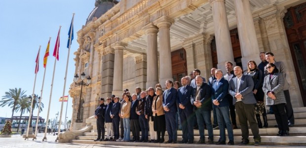 El Ayuntamiento de Cartagena guarda un minuto de silencio en el 20 aniversario del atentado 11-M de Madrid