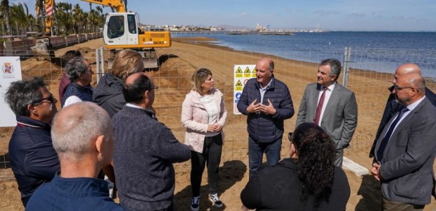 Comienzan en Estrella de Mar los ensayos para eliminar los lodos de las playas del Mar Menor