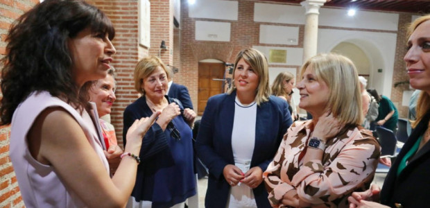 Arroyo apuesta por intensificar la colaboración entre administraciones para luchar contra la violencia de género