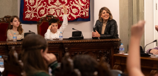 Cartagena aborda con un pleno infantil el derecho a la educación que ampara la Constitución Española