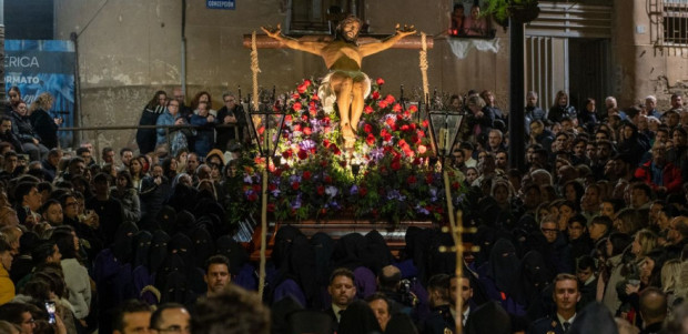 Multitudinario inicio de la Semana Santa en Cartagena con el Vía Crucis del Cristo del Socorro
