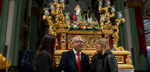 La procesión del Domingo de Ramos no ha podido finalmente salir a la calle debido a la lluvia