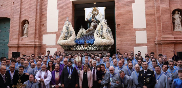 Medio millar de personas acompañan a la Piedad en la Eucaristía previa a la procesión de las Promesas