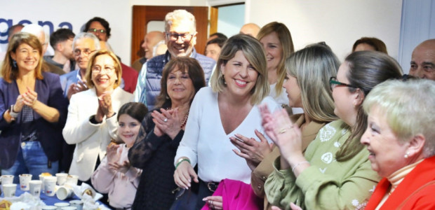 Noelia Arroyo comparte la tradición de la Mona de Pascua con la gran familia del PP de Cartagena