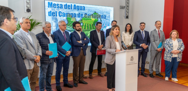Nace la Mesa del Agua del Campo de Cartagena con un llamamiento unánime a paralizar el recorte del trasvase