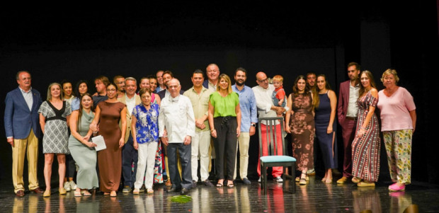 La alcaldesa de Cartagena presenta el libro homenaje a José María Alcaraz, alma de Los Churrascos