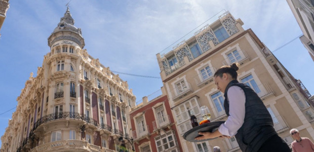 Cartagena vuelve a bajar el paro en agosto y mantiene reducciones superiores a las medias nacional y regional