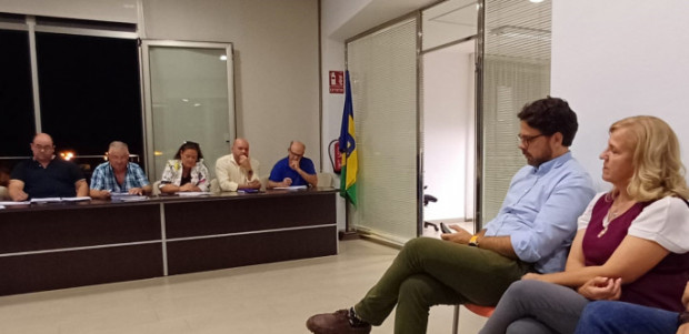 La Junta Municipal de La Palma aprueba la apertura del expediente para dar el nombre de Vicente Solano González a la nueva pista deportiva