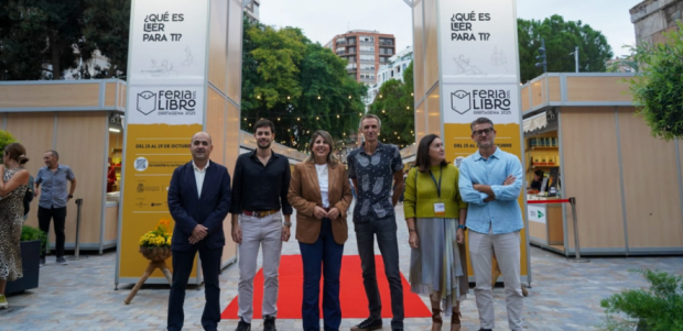 La Feria del Libro de Cartagena invita a reflexionar sobre la importancia de la lectura desde la plaza Juan XXIII