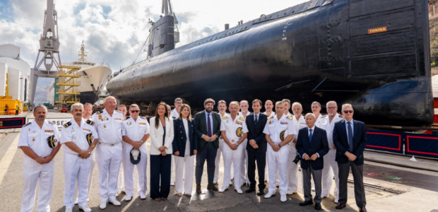 El Ayuntamiento recibe el submarino Tonina para convertirlo en el principal atractivo de un museo en los túneles de El Espalmador