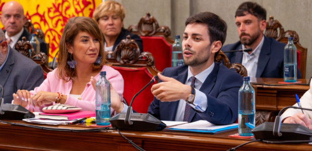 "Bajamos deuda y déficit a pesar de las mentiras de Sánchez que han endeudado a lo ayuntamientos"