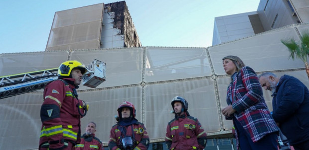 Bomberos de Cartagena extinguen incendio en el hospital Santa Lucía