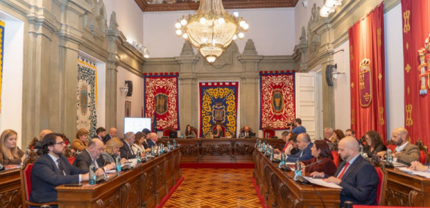 El pleno del Ayuntamiento traslada su apoyo a los trabajadores de Sabic y sus familias