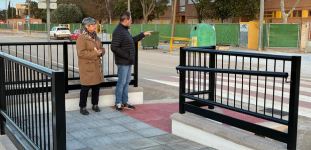 Pozo Estrecho avanza en accesibilidad con nuevos pasos de peatones adaptados