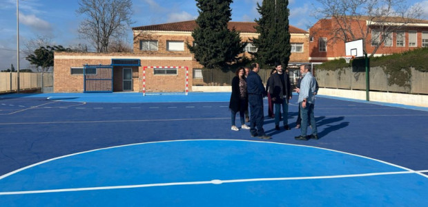 El colegio Santa María del Buen Aire de La Puebla renueva la pista deportiva y los aseos