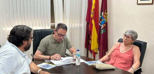 Pozo Estrecho da un nuevo impulso a la mejora de sus infraestructuras con inversiones en el Hogar de los Mayores, seguridad vial y alumbrado